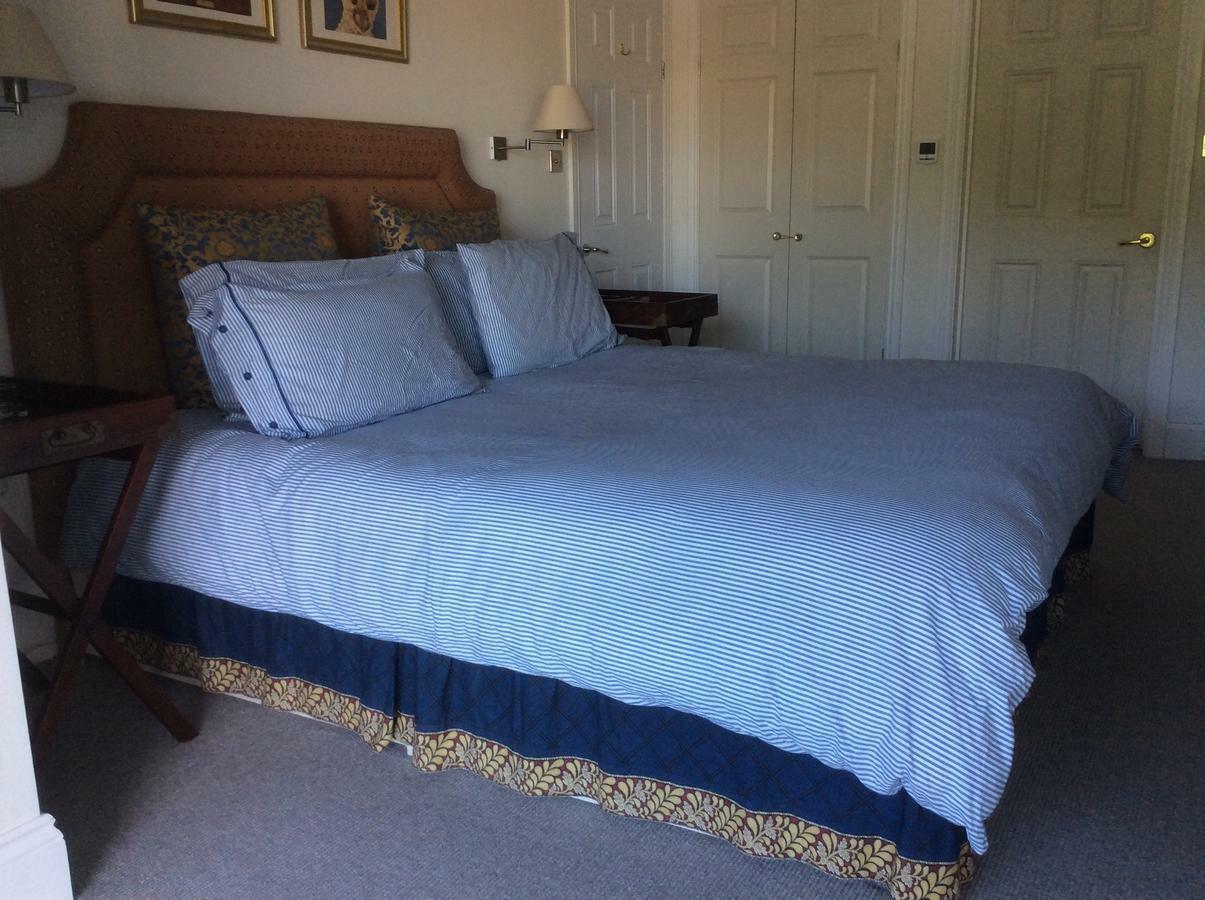 Compass Rose Bed & Breakfast ดาร์ตมัธ ภายนอก รูปภาพ