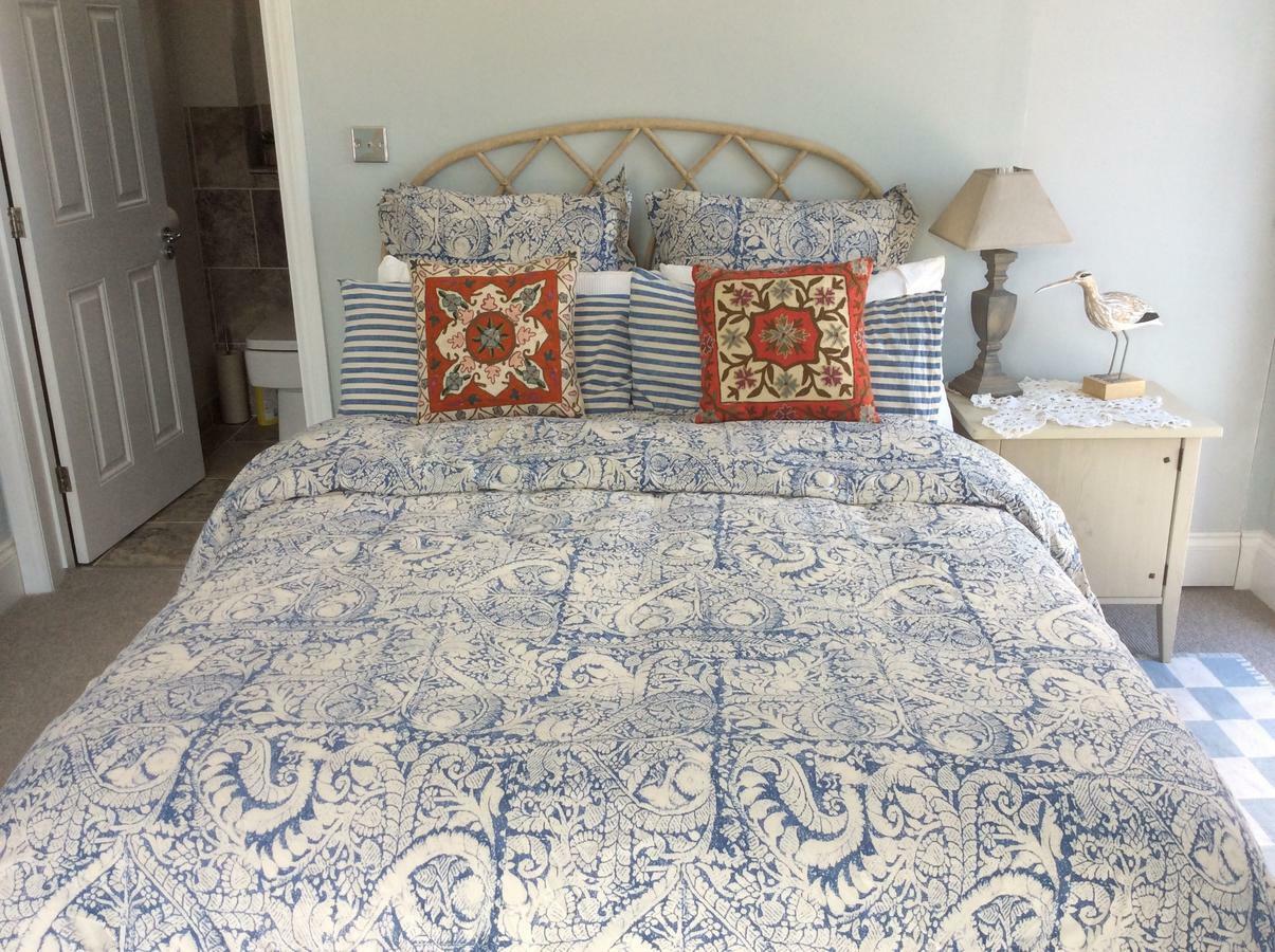 Compass Rose Bed & Breakfast ดาร์ตมัธ ภายนอก รูปภาพ
