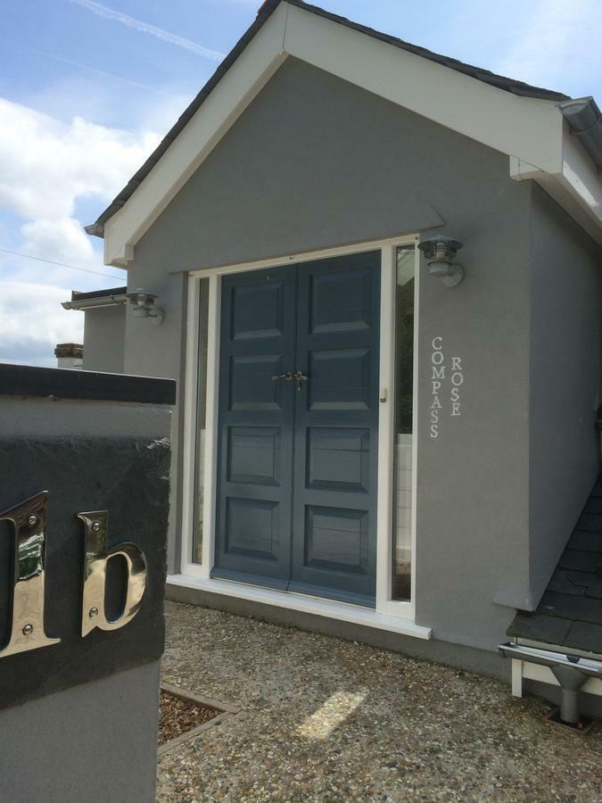 Compass Rose Bed & Breakfast ดาร์ตมัธ ภายนอก รูปภาพ