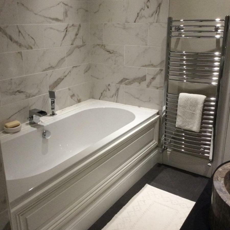 Compass Rose Bed & Breakfast ดาร์ตมัธ ภายนอก รูปภาพ