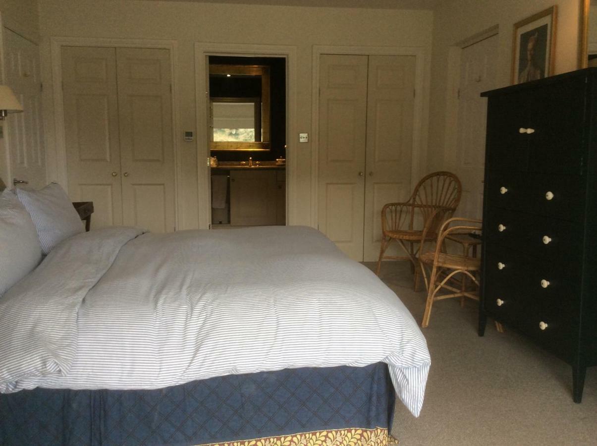 Compass Rose Bed & Breakfast ดาร์ตมัธ ภายนอก รูปภาพ