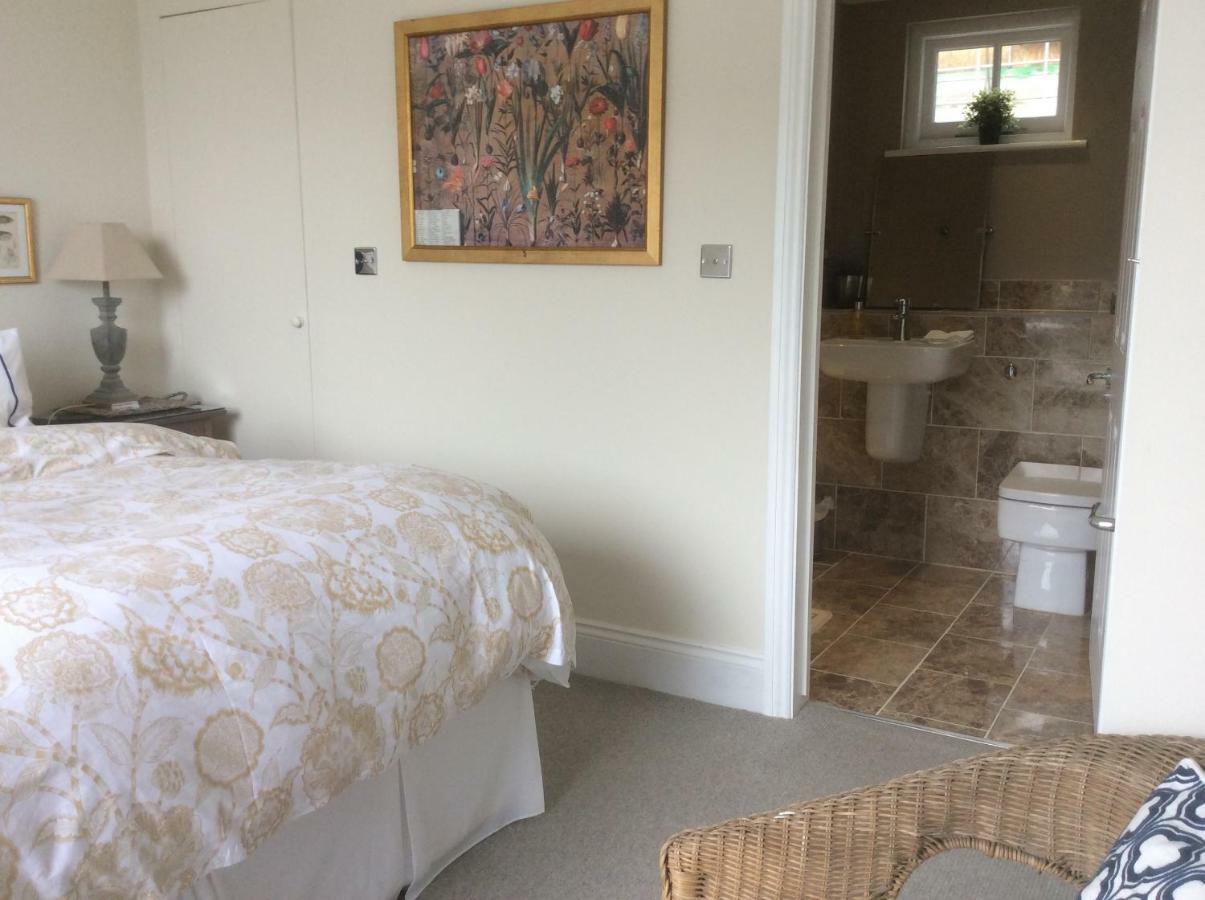 Compass Rose Bed & Breakfast ดาร์ตมัธ ภายนอก รูปภาพ