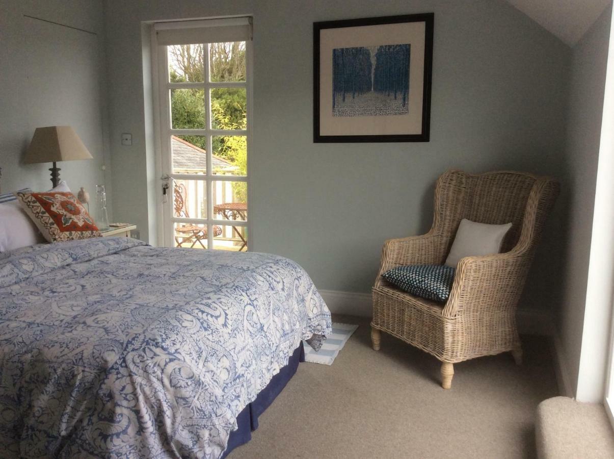 Compass Rose Bed & Breakfast ดาร์ตมัธ ภายนอก รูปภาพ